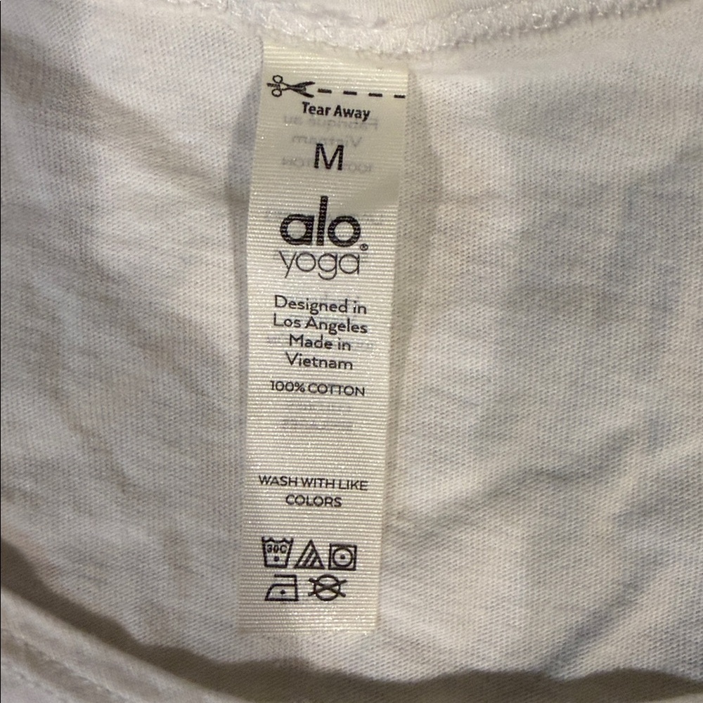 ALO Yoga White Scoop Neck cropped Tank Top - Picture 2 of 3